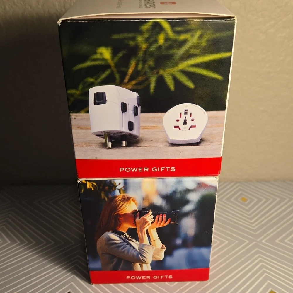 Two SKROSS PRO World Travel Adapter - Picture 3 of 8